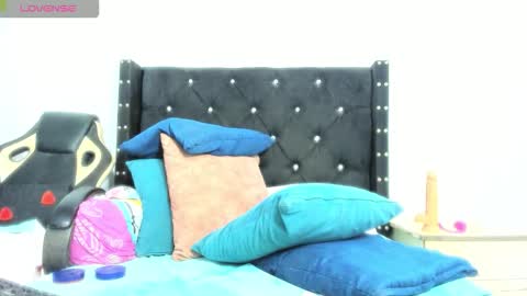 Angela online show from 12-15-25, 09:41