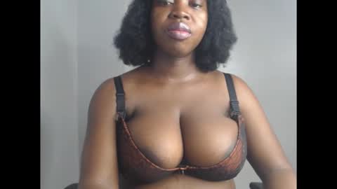 Snapshot of ebonyx_dripqueen chatting on 11-24-25, 07:19 Loveth online show from 11-24-25, 07:19
