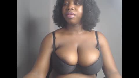 Snapshot of ebonyx_dripqueen chatting on 11-25-25, 06:46 Loveth online show from 11-25-25, 06:46