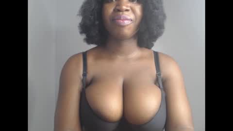 Snapshot of ebonyx_dripqueen chatting on 11-26-25, 07:09 Loveth online show from 11-26-25, 07:09