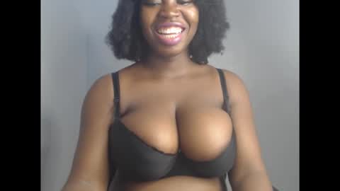 Snapshot of ebonyx_dripqueen chatting on 11-28-25, 07:44 Loveth online show from 11-28-25, 07:44