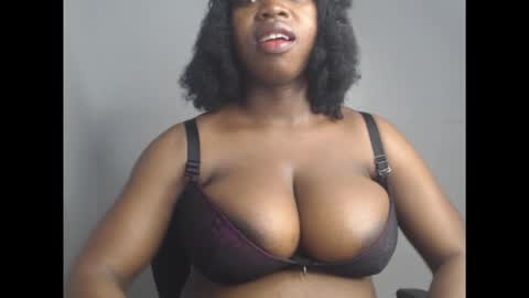 Snapshot of ebonyx_dripqueen chatting on 12-04-25, 06:44 Loveth online show from 12-04-25, 06:44