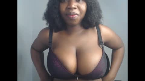 Snapshot of ebonyx_dripqueen chatting on 12-05-25, 06:33 Loveth online show from 12-05-25, 06:33
