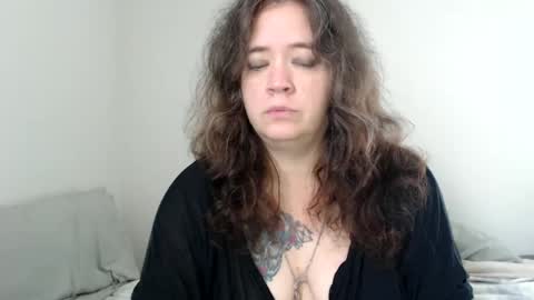 Weird Echo online show from 10-09-25, 05:22