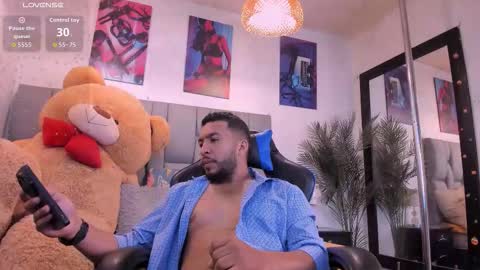 Snapshot of edahi1386 chatting on 12-15-25, 04:44 edahi1386 online show from 12-15-25, 04:44