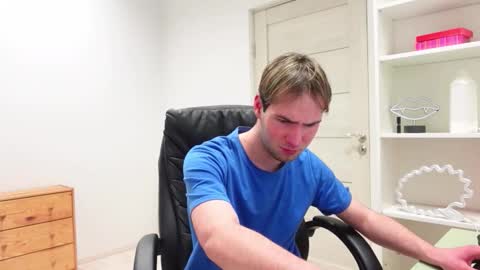 Snapshot of eddie_druski chatting on 02-14-26, 08:49 EDDIE DRUSKI online show from 02-14-26, 08:49