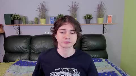 Snapshot of edgar_ray chatting on 02-08-26, 10:24 Edgar online show from 02-08-26, 10:24