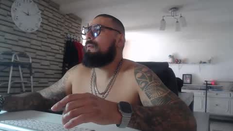 edgarram83 online show from 11-11-25, 05:46