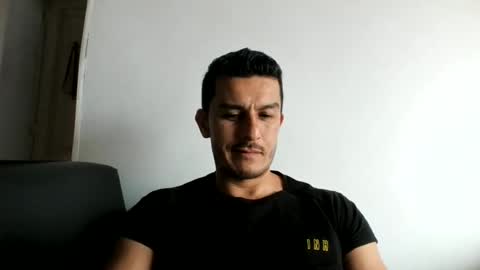 Snapshot of edisson0122256274 chatting on 08-05-26, 03:59 edisson0122256274 online show from 08-05-26, 03:59