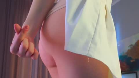 Snapshot of edithbrucker chatting on 02-19-25, 06:11 Im Sally Im new here lets meet online show from 02-19-25, 06:11