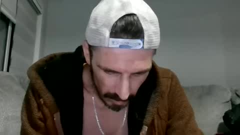 Snapshot of edmonton1985780 chatting on 09-15-25, 09:20 edmonton1985780 online show from 09-15-25, 09:20