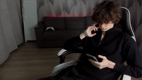 Snapshot of edvardblare chatting on 10-10-25, 03:11 edvardblare online show from 10-10-25, 03:11