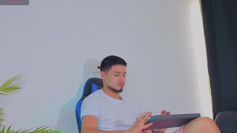 Edward Ross online show from 10-26-25, 08:48