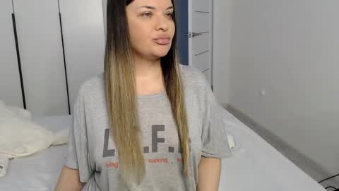 eelena4kiss online show from 02-24-25, 12:05