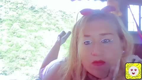 Snapshot of effata chatting on 10-29-25, 09:05 effata online show from 10-29-25, 09:05