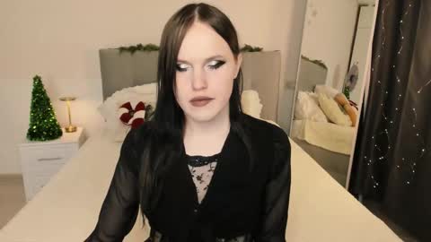 Snapshot of effiemur chatting on 01-09-26, 09:27 Effie Mur online show from 01-09-26, 09:27