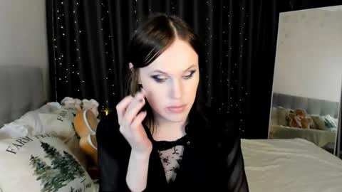 Snapshot of effiemur chatting on 01-14-26, 08:47 Effie Mur online show from 01-14-26, 08:47