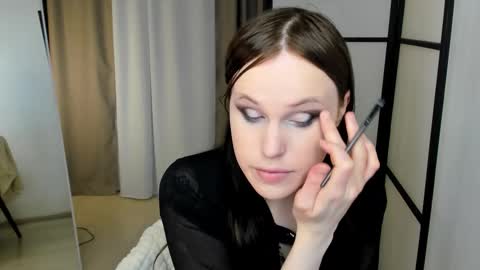 Snapshot of effiemur chatting on 01-31-26, 08:51 Effie Mur online show from 01-31-26, 08:51