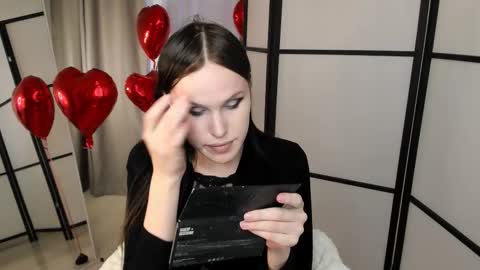 Snapshot of effiemur chatting on 02-10-26, 10:41 Effie Mur online show from 02-10-26, 10:41