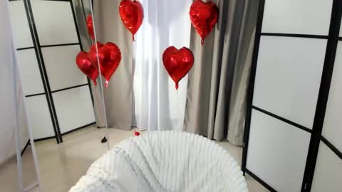 Snapshot of effiemur chatting on 02-12-26, 10:54 Effie Mur online show from 02-12-26, 10:54