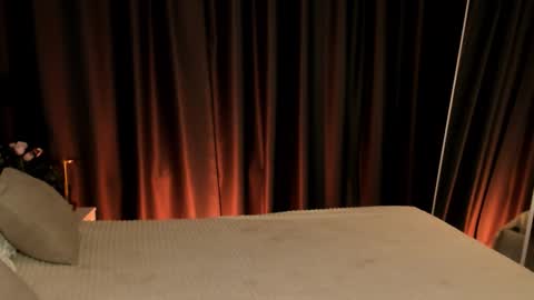 Snapshot of effiemur chatting on 02-19-26, 09:00 Effie Mur online show from 02-19-26, 09:00