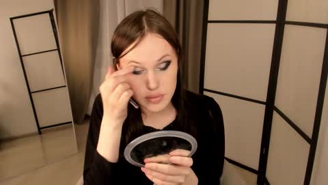 Snapshot of effiemur chatting on 02-21-26, 09:05 Effie Mur online show from 02-21-26, 09:05