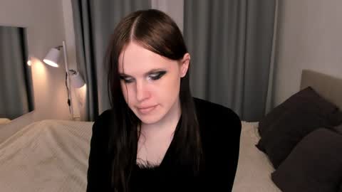 Snapshot of effiemur chatting on 02-28-26, 10:22 Effie Mur online show from 02-28-26, 10:22