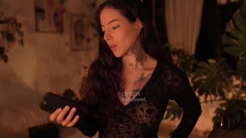 Effy online show from 10-13-25, 01:38