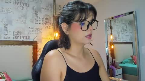 Snapshot of effystonnem chatting on 01-05-25, 07:28  E F F Y  online show from 01-05-25, 07:28