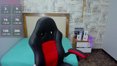 Snapshot of effystonnem chatting on 10-24-25, 08:05  E F F Y  online show from 10-24-25, 08:05