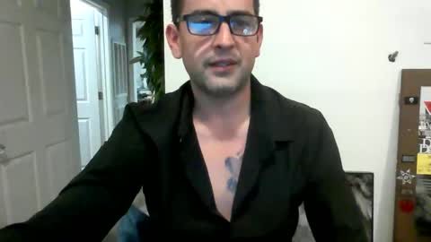 Snapshot of eguevara555500 chatting on 04-29-26, 11:47 SilverBulture online show from 04-29-26, 11:47