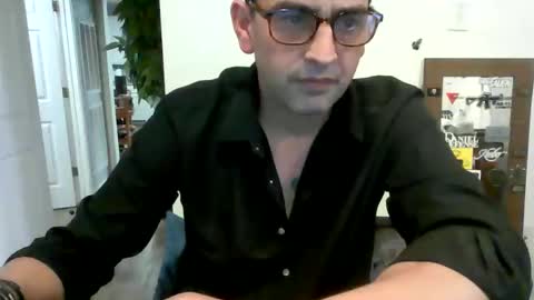 Snapshot of eguevara555500 chatting on 04-30-26, 11:38 SilverBulture online show from 04-30-26, 11:38