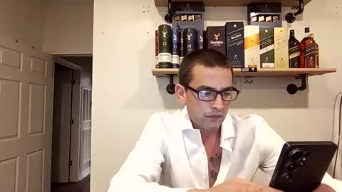 Snapshot of eguevara555500 chatting on 05-06-26, 07:35 SilverBulture online show from 05-06-26, 07:35