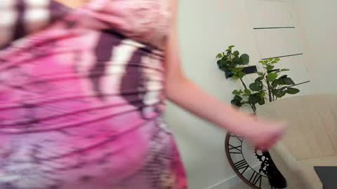 Snapshot of ehotlovea chatting on 01-15-25, 02:06 Erik and Alice online show from 01-15-25, 02:06