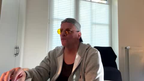 eichelhorn online show from 10-27-25, 12:20