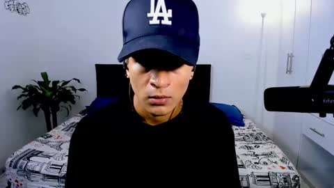 Snapshot of eiden_allenx1 chatting on 12-27-24, 02:22 eiden_allenx1 online show from 12-27-24, 02:22