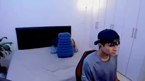 Snapshot of eiden_allenx1 chatting on 01-22-25, 01:32 eiden_allenx1 online show from 01-22-25, 01:32