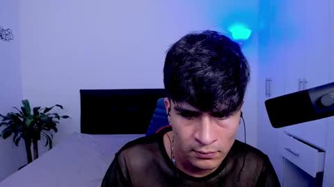 Snapshot of eiden_allenx1 chatting on 02-04-25, 02:53 eiden_allenx1 online show from 02-04-25, 02:53