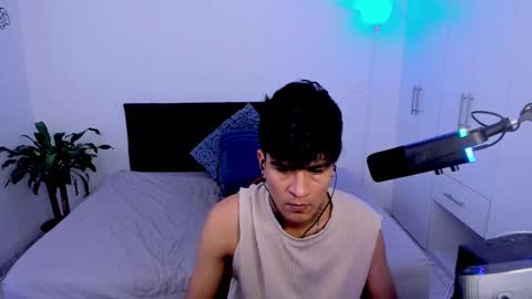 Snapshot of eiden_allenx1 chatting on 02-06-25, 04:14 eiden_allenx1 online show from 02-06-25, 04:14