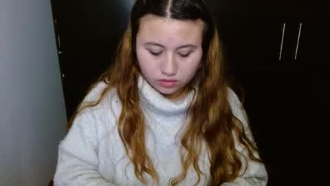 EIMY   MODEL INDEPENDENT online show from 12-06-24, 10:38