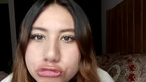 EIMY   MODEL INDEPENDENT online show from 01-31-25, 05:30