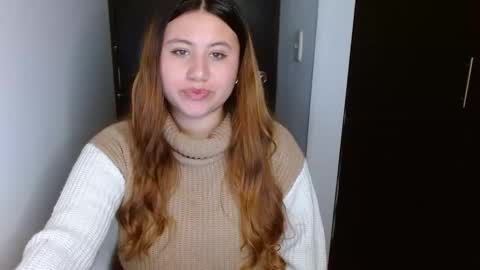 EIMY   MODEL INDEPENDENT online show from 02-17-25, 04:42