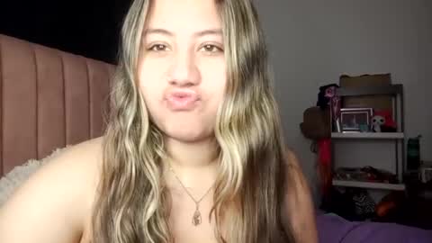 EIMY   MODEL INDEPENDENT online show from 09-19-25, 12:12