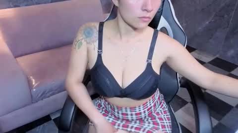 eimy_smith_b online show from 02-25-26, 07:56