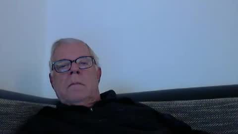 eisbaer1957 online show from 11-09-25, 07:28