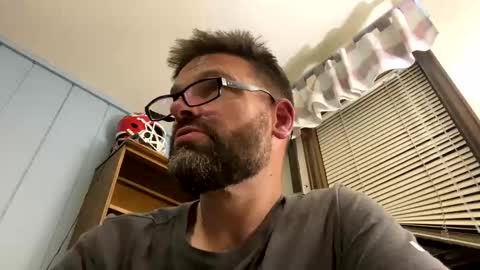 PiedPiper online show from 10-27-25, 04:38