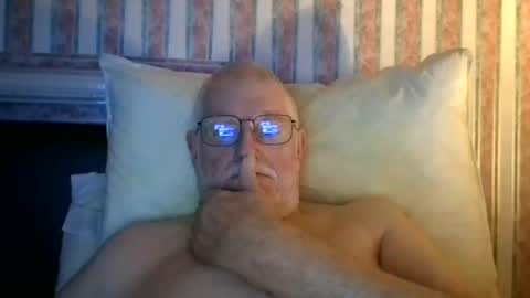 Snapshot of eketman1964 chatting on 10-31-25, 10:55 eketman1964 online show from 10-31-25, 10:55