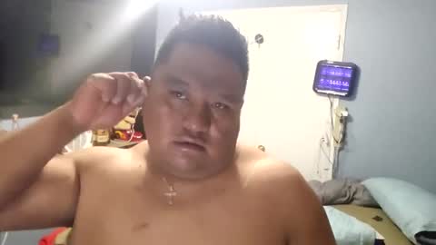 Snapshot of el_santo18 chatting on 12-03-24, 04:36 Santos online show from 12-03-24, 04:36