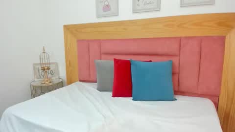 Snapshot of ela_evansfox chatting on 12-15-25, 03:00 ela_evansfox online show from 12-15-25, 03:00