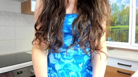 Snapshot of elaanna chatting on 10-24-25, 06:54 Ela online show from 10-24-25, 06:54